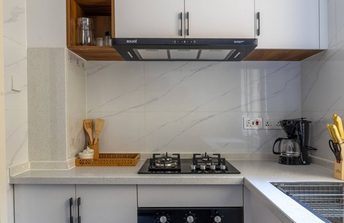 Kilimani Apartment | Alba Gardens City Views by YourHost