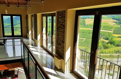 Mango Villa | ALBA LANGHE MANGO UNESCO HOLIDAY HOME WHOLE HOLIDAY HOME WIFI FREE