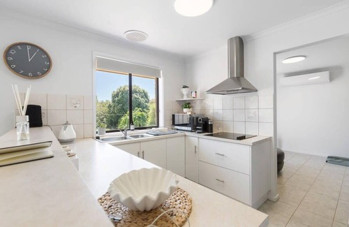 Hayborough House | Albatross-96 Albatross Ave Hayborough