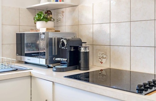 Hayborough House | Albatross-96 Albatross Ave Hayborough