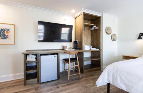 Northeast Virginia Beach Hotel | Albermarle #202 Inn at Old Beach
