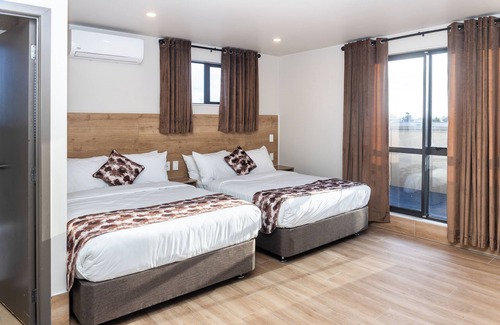 Sandringham Hotel | Albert Accommodation