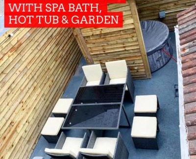 Blackpool Town Center Apartment | Albert Hottub & Jacuzzi Apartments