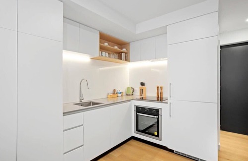Albert Town House | Albert Town Views Sum