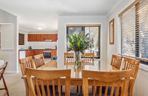 Thredbo Ski Chalet | Albina Chalet ideally situated in Thredbo's Crackenback Ridge.
