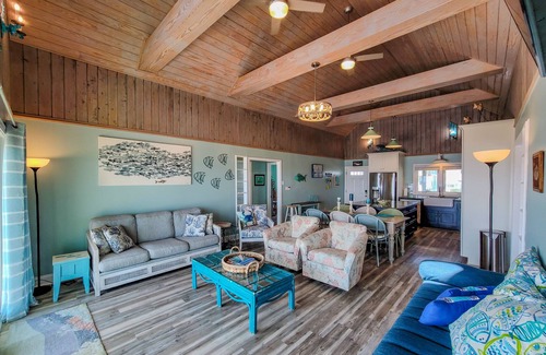 Topsail Beach House | Albion: Dive Into Oceanfront Bliss!