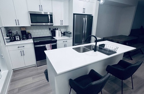 Southeast Edmonton Apartment | Alces Harpreet Sukhvir