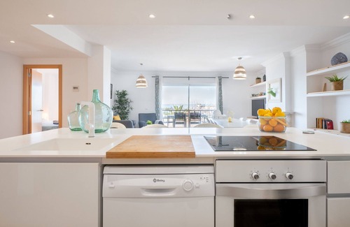 Alcudia Apartment | Alcudiamar etvpl/12507 Fantastic apartment with sea views on the seafront