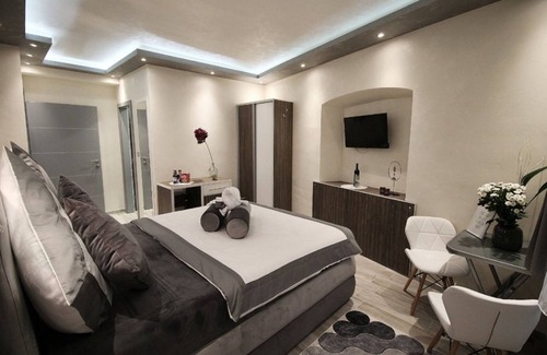 City Center House | Alessio Premium Rooms - King Room 4