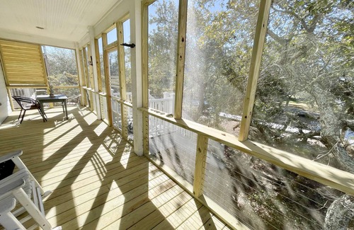 Ocracoke House | Aleta: Pet friendly, waterfront, perfect for two. Private docking.