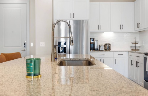 Windsor Park Apartment | Alex & Donato apt 4017