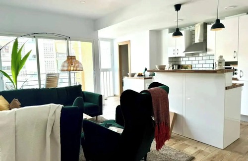Fuengirola City Centre Bed & Breakfast | Alex's Bed and Breakfast in the center of Fuengirola
