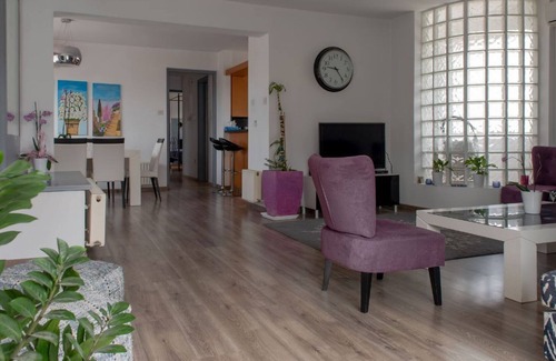 Dasoupolis Apartment | Alex Signature Suite