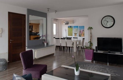 Dasoupolis Apartment | Alex Signature Suite