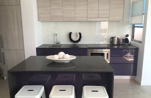 Alexandra Headland Apartment | Alexandra Headlands Beachfront Apt Elysee No. 5