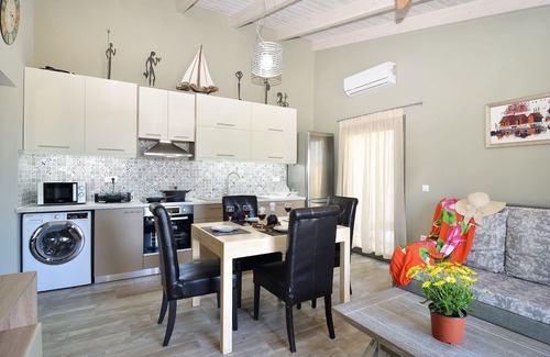 Kato Stalos Apartment | Alexandra's garden house