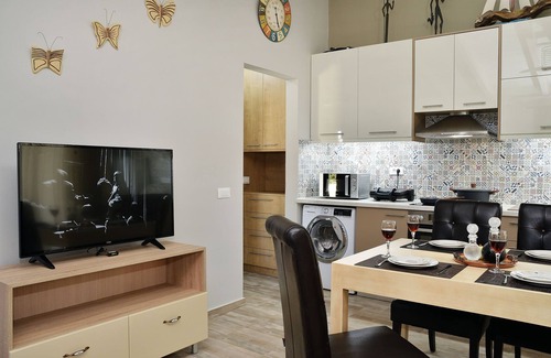 Kato Stalos Apartment | Alexandra's garden house