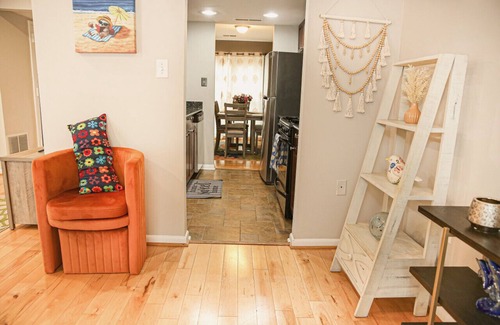 Landmark House | Alexandria Charming Townhome-3BR with free parking