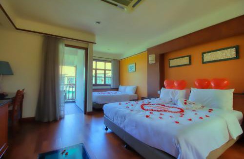 Taman Tanjung Villa | AlexaPD Private Water Chalets