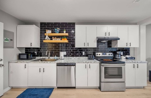 Pearl Beach Apartment | Algonac 2BR on the North Channel with Boat Parking
