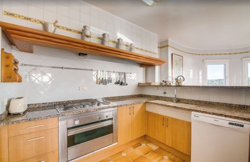 Portopetro House | “Algueret” near the Sea with Sea View, Shared Pool, Wi-Fi, A/C, Terrace & Garden; Parking Available