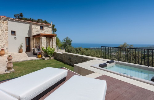Maroulas Villa | Ali Vafi's Villa - Heated Jacuzzi & Indoor Pool