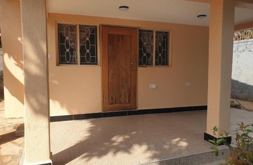 Entebbe House | Alison & Dave's Guesthouse