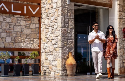 Skinaria Hotel | Aliv stone suites & spa
