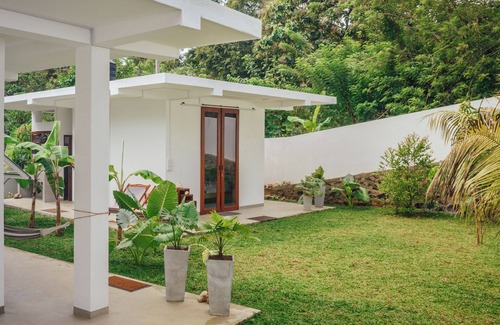 Medaketiya Cabin | Aliya Watunu Hena - One-Bedroom Cabin in Tangalle