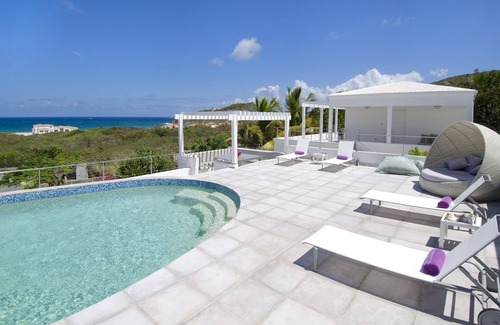 Upper Prince's Quarter Villa | Alizee, Spacious Villa Retreat AC, Pool & Jacuzzi, Sleeps Up to 18 in Guana Bay