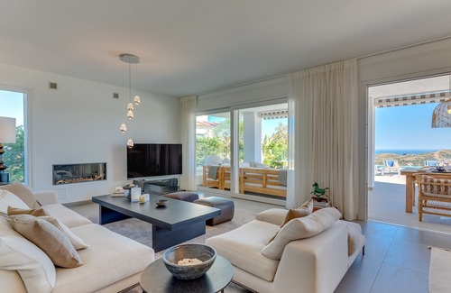 Ojen Villa | All About Villa Paloma