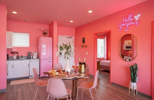 Maxwell House | 🍷🌇 All Day & Night! BEST EAST NASH location - Walkable