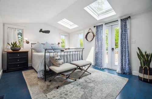 Newbury House | All Decked Out Grill 5 Min Walk to Beach AC