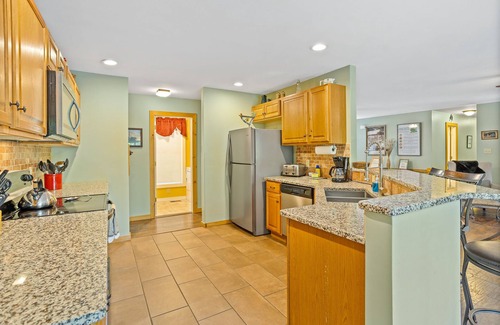 Jim Thorpe House | ALL-IN-ONE - GAME ROOM, GOLF SIMULATOR, HOT TUB, BBQ, EV CHARGER in Jim Thorpe!