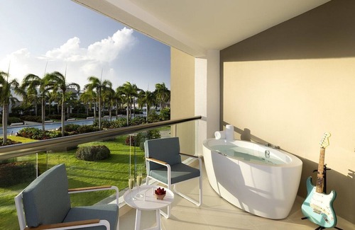 Bavaro Hotel | All-Inclusive Oceanfront Stay w/Vibrant Casino - Punta Cana | 2 Units