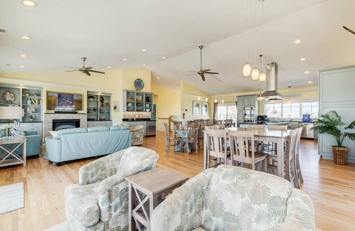 Sandbridge House | All Inn | Oceanfront | Private Pool and Hot Tub