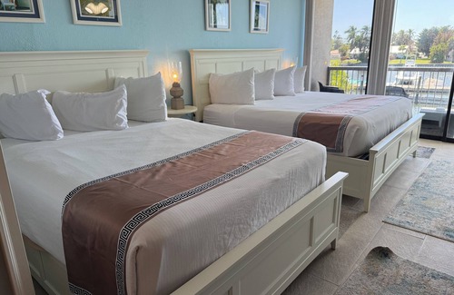 Trailer Estates Hotel | ALL-NEW Waterfront with Balcony, Pool, Tiki Bar, Gym
