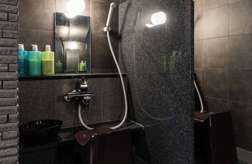 Chuo Hotel | All rooms are nonsmoking Semidouble with show/Chuo-ku Tokyo