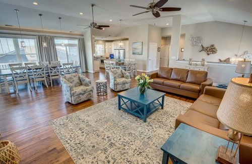 Sandbridge House | All-Sea-Suns | 670 ft from the beach | Private Pool, Hot Tub, Dog Friendly