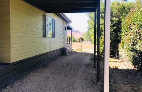 Bonnie Doon House | ALL SEASONS RETREAT: 4 BR, 2 BA House in Bonnie Doon, Sleeps 10
