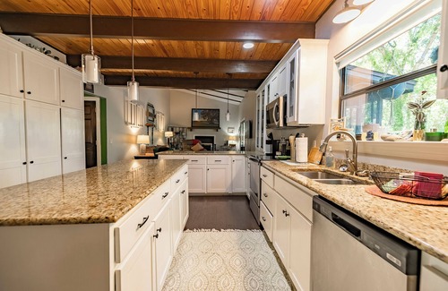 Havana House | All the best amenities in a convenient, yet private, home for large families