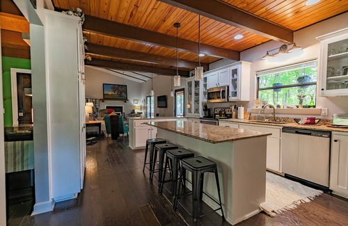 Havana House | All the best amenities in a convenient, yet private, home for large families