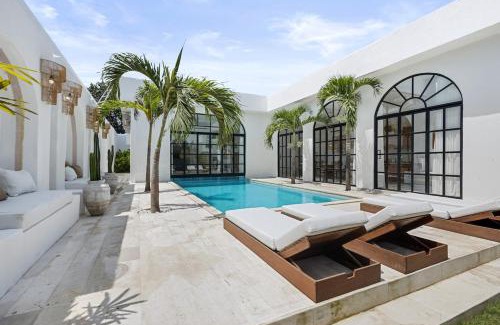 Taman Griya Villa | All-White Villa with Pool, Sauna, Firepit & Office
