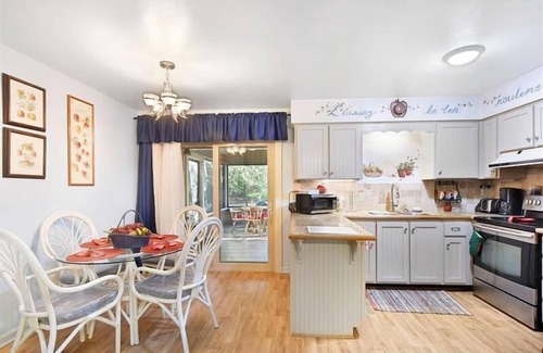 Jekyll Island House | All Wright : 2 BR, 1 BA in Jekyll Island, Sleeps 4