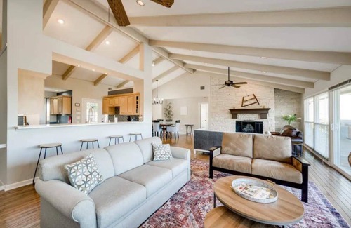 Lakeway House | All yours! Tranquil & serene Hill Country family home on Lake Travis in Austin.