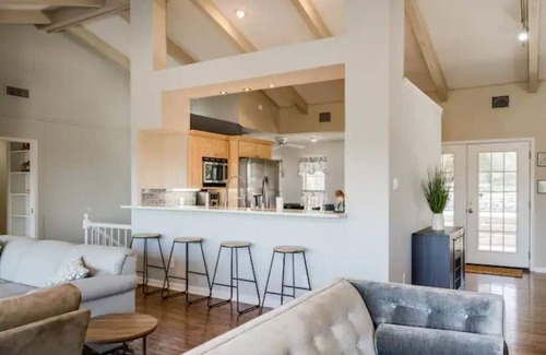 Lakeway House | All yours! Tranquil & serene Hill Country family home on Lake Travis in Austin.