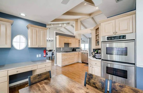 Lakeway House | All yours! Tranquil & serene Hill Country family home on Lake Travis in Austin.