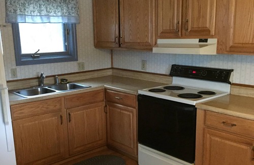 Allagash Cottage | Allagash Hunting/Fishing/Snowmobile Rental-on St. John River