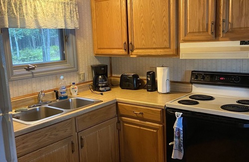 Allagash Cottage | Allagash Hunting/Fishing/Snowmobile Rental-on St. John River