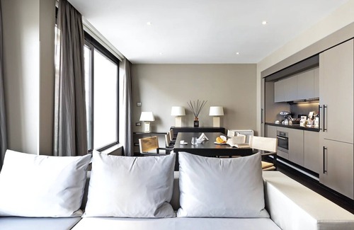 San Babila Apartment | Allegroitalia San Pietro All'Orto 6